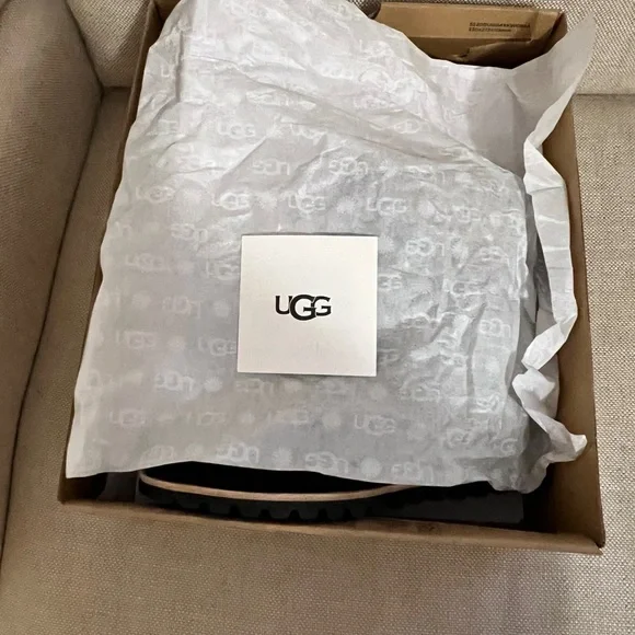 NEW In the Box UGG Black Suede Winter Boots - Picture 8 of 11